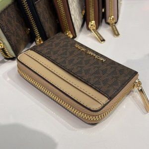 Michael Kors Jet Set Travel Medium Zip Around Card Case Bisque